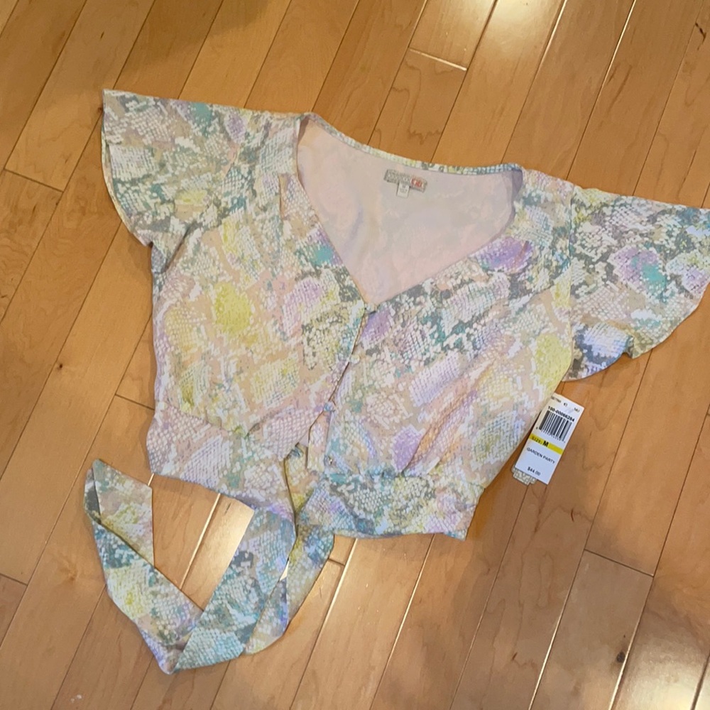 Multicolor snake skin top